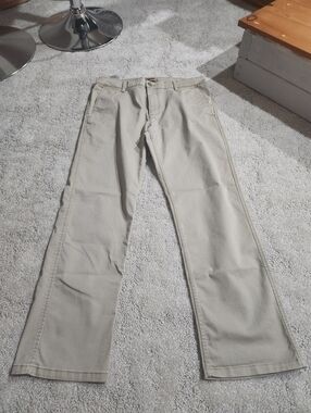 33x30 Dockers Straight Leg Khaki Pants - Light Beige